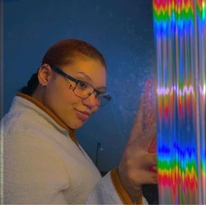 Meet your Posher, Destiny